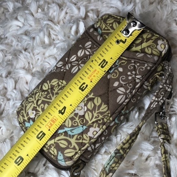VERA BRADLEY | Quilted Green Floral ID Zip Wallet Wristlet - Picture 5 of 6